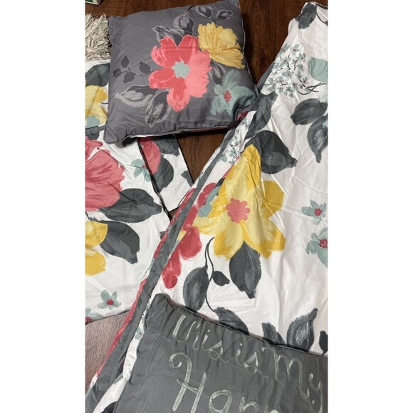 Gwenevere King Comforter Set Floral Multicolor Flower 3 Shams 2 Accent Pillows - Picture 7 of 8